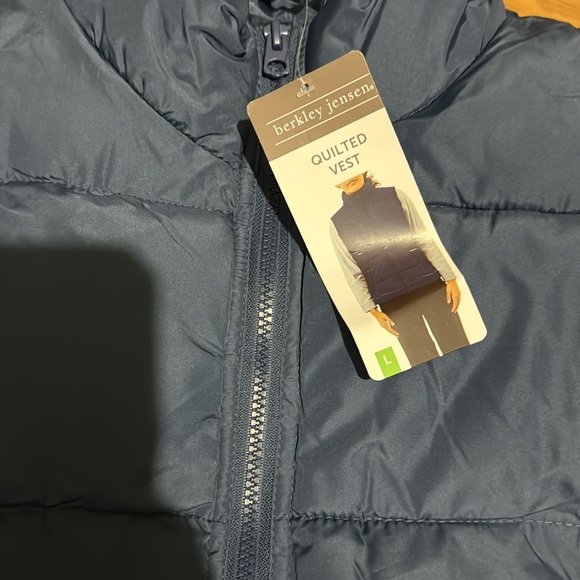 Berkley Jensen Quilted Vest size large nwt - Picture 2 of 4